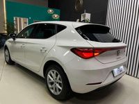 Usado Seat Leon ST Style 116 CV (85 kW) 2021 Blanco Familiar
