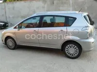 Usado Toyota Corolla Verso Luna 116 CV (85 kW) 2004 Gris / plata Monovolumen