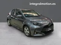 Usado Toyota Yaris Hybrid Active 115 CV (84 kW) 2025 Gris