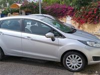 Usado Ford Fiesta Trend 82 CV (60 kW) 2015 Gris / plata Berlina