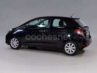 Usado Toyota Yaris Active 69 CV (50 kW) 2011 Negro Utilitario