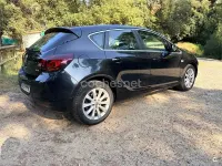 Usado Opel Astra Excellence 125 CV (91 kW) 2012 Negro Berlina