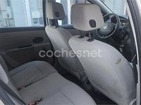 Usado Renault Clio II Privilege 85 CV (62 kW) 2006 Beige Berlina