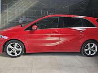 Usado Mercedes B200 156 CV (114 kW) 2013 Rojo Monovolumen