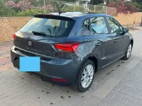 Usado Seat Ibiza Reference 95 CV (69 kW) 2018 Gris / plata Utilitario
