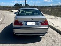 Usado BMW 320 136 CV (100 kW) 1999 Gris / plata Berlina