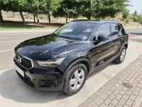 Usado Volvo XC40 Momentum 156 CV (114 kW) 2021 Negro SUV
