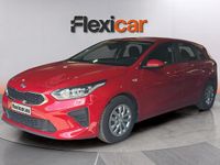 Begagnad Kia Ceed 115 HK (84 kW) 2020 Röd Halvkombi