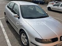Usado Seat Leon 110 CV (80 kW) 2000 Gris / plata Utilitario