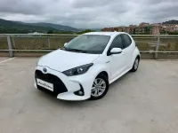 Usado Toyota Yaris Business Edition 116 CV (85 kW) 2021 Blanco Utilitario