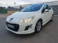 Usado Peugeot 308 Active 92 CV (67 kW) 2013 Blanco Berlina