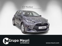 Usado Mazda 2 Comfort 116 CV (85 kW) 2023 Gris / plateado Berlina