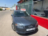 Usado Audi A4 140 CV (102 kW) 2005 Gris / plata Berlina