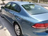 Usado VW Passat 120 CV (88 kW) 2016 Azul Berlina