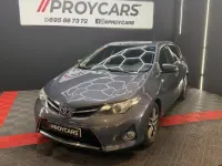 Usado Toyota Auris 90 CV (66 kW) 2015 Gris / plata Berlina