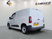 Usado Citroën Berlingo 76 CV (55 kW) 2021 Blanco Monovolumen