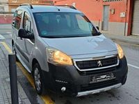 Usado Peugeot TePee Style 99 CV (72 kW) 2017 Gris Van