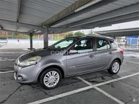 Usado Renault Clio GrandTour Dynamique 90 CV (66 kW) 2012 Gris / plata Familiar