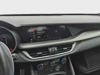 Usado Alfa Romeo Stelvio Veloce 209 CV (153 kW) 2023 Gris / plata SUV