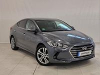 Usado Hyundai Elantra Style 136 CV (100 kW) 2017 Gris / plata Berlina