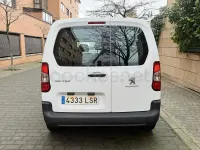 Usado Peugeot Rifter Active 100 CV (73 kW) 2021 Blanco Monovolumen