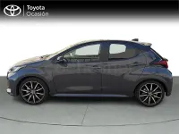Usado Toyota Yaris Hybrid Plus 130 CV (95 kW) 2025 Gris / plata Berlina
