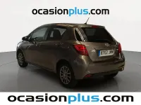 Usado Toyota Yaris Active 99 CV (72 kW) 2017 Gris Utilitario