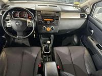Usado Nissan Tiida Tekna 106 HP (77 kW) 2009 Prateado Citadino