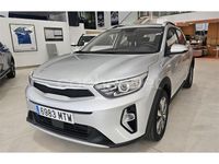 Usado Kia Stonic 79 CV (58 kW) 2024 Gris / plata SUV