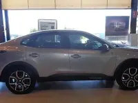 Usado Citroën e-C4 Feel 100 kW (136 HP) 2024 Cinzento Sedan