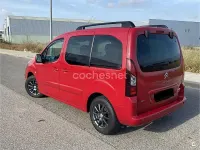 Usado Citroën Berlingo XTR 120 CV (88 kW) 2015 Rojo Monovolumen