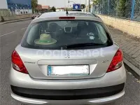 Usado Peugeot 207 70 CV (51 kW) 2011 Gris / plata Berlina