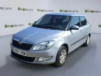 Usado Skoda Fabia Ambition 60 CV (44 kW) 2011 Gris / plata Berlina