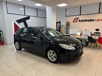 Usado Ford Focus Trend 125 CV (91 kW) 2014 Negro Berlina