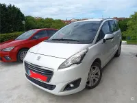 Usado Peugeot 5008 Style 120 CV (88 kW) 2015 Blanco Monovolumen