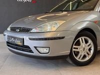 Usado Ford Focus Ambiente 90 CV (66 kW) 2004 Beige Berlina