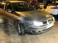 Usado Seat Leon Stella 110 CV (80 kW) 2003 Gris / plata Utilitario