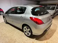 Usado Peugeot 308 Premium 120 CV (88 kW) 2009 Gris / plata Berlina
