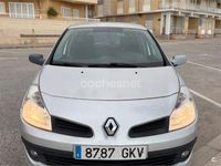 Usado Renault Clio II Authentique 75 CV (55 kW) 2009 Gris / plata Berlina