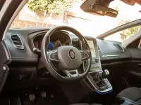 Usado Renault Scenic E-Tech LIMITED 139 CV (102 kW) 2018 Blanco Monovolumen