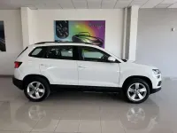 Usado Skoda Karoq Ambition 150 CV (110 kW) 2021 Blanco SUV