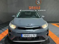 Usado Kia Stonic 120 CV (88 kW) 2021 Gris / plata SUV