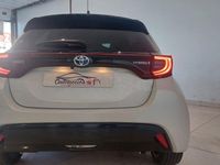Usado Toyota Yaris Hybrid Style 116 CV (85 kW) 2021 Blanco Berlina