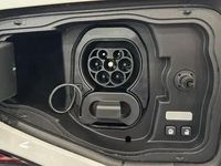 Usado Nissan Micra Tekna 80 kW (110 CV) 2025 Moon white black sólido Utilitario