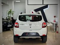 Usado Dacia Sandero Stepway 90 CV (66 kW) 2016 Blanco Berlina