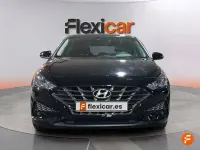 Usado Hyundai i30 110 CV (80 kW) 2024 Negro Berlina
