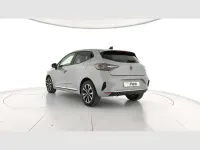 Usado Renault Clio Techno 114 CV (83 kW) 2025 Gris Utilitario