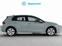 Usado VW Golf VIII 115 CV (84 kW) 2025 Azul Berlina