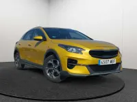 Usado Kia XCeed 120 CV (88 kW) 2022 Amarillo SUV
