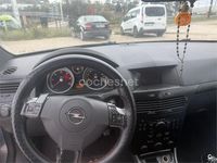 Usado Opel Astra GTC Sport 120 CV (88 kW) 2005 Gris / plata Berlina